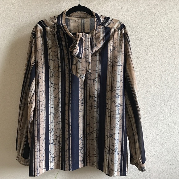 Vein Pathway Pussy Bow Blouse - Picture 2 of 3